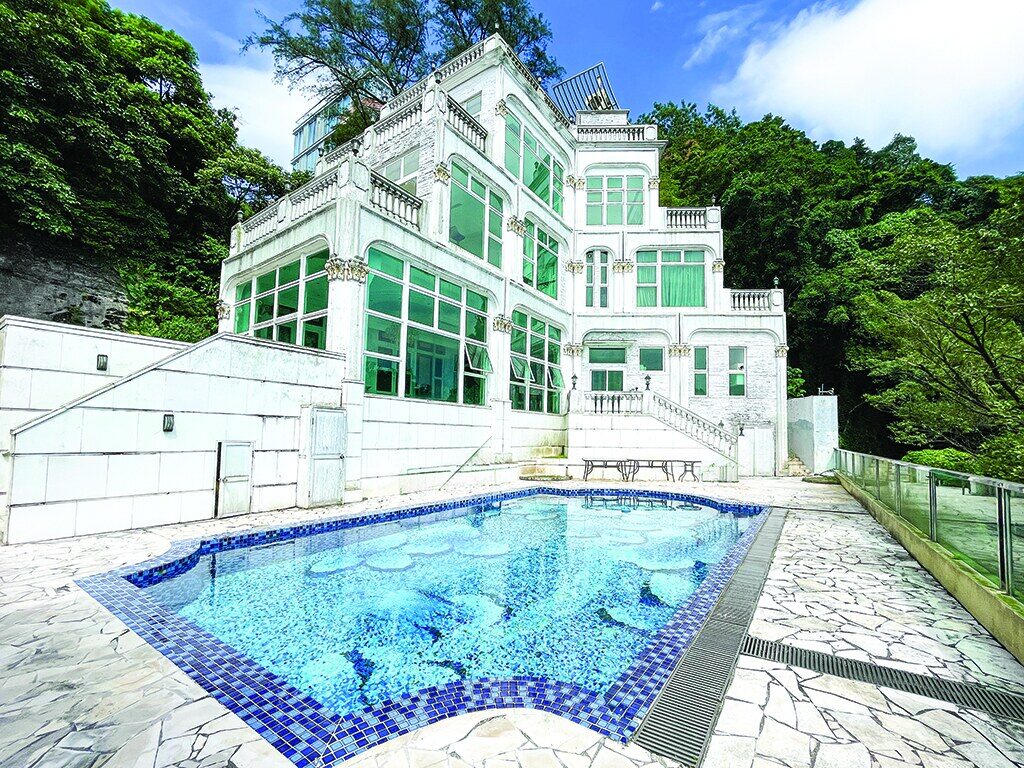 Villa Crocus at Cheuk Nang Lookout, with its pool and garden